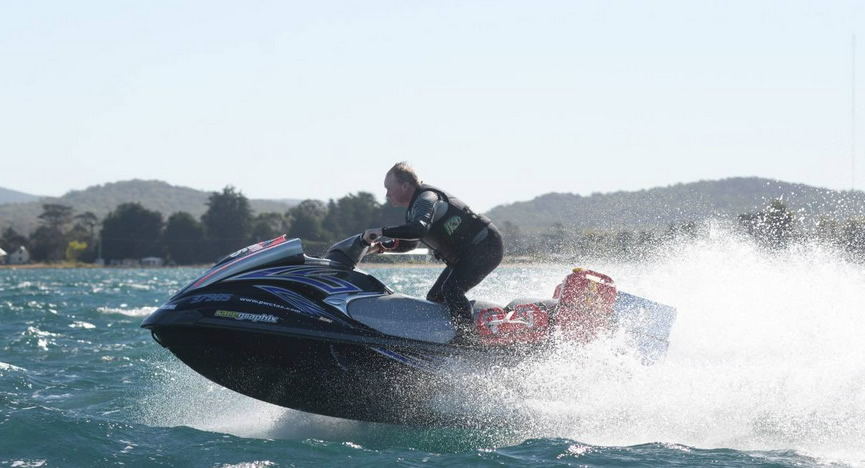 Tasmanian jet ski duo conquer return crossing of Bass Strait, raising almost $6000 for MS research